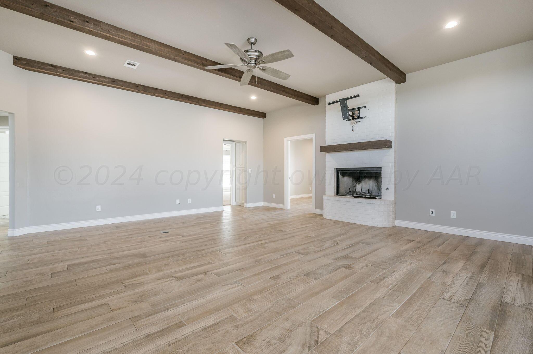 5350 South Blessen Road Amarillo, TX 79119 - Photo 5 of 29 Living Room-3