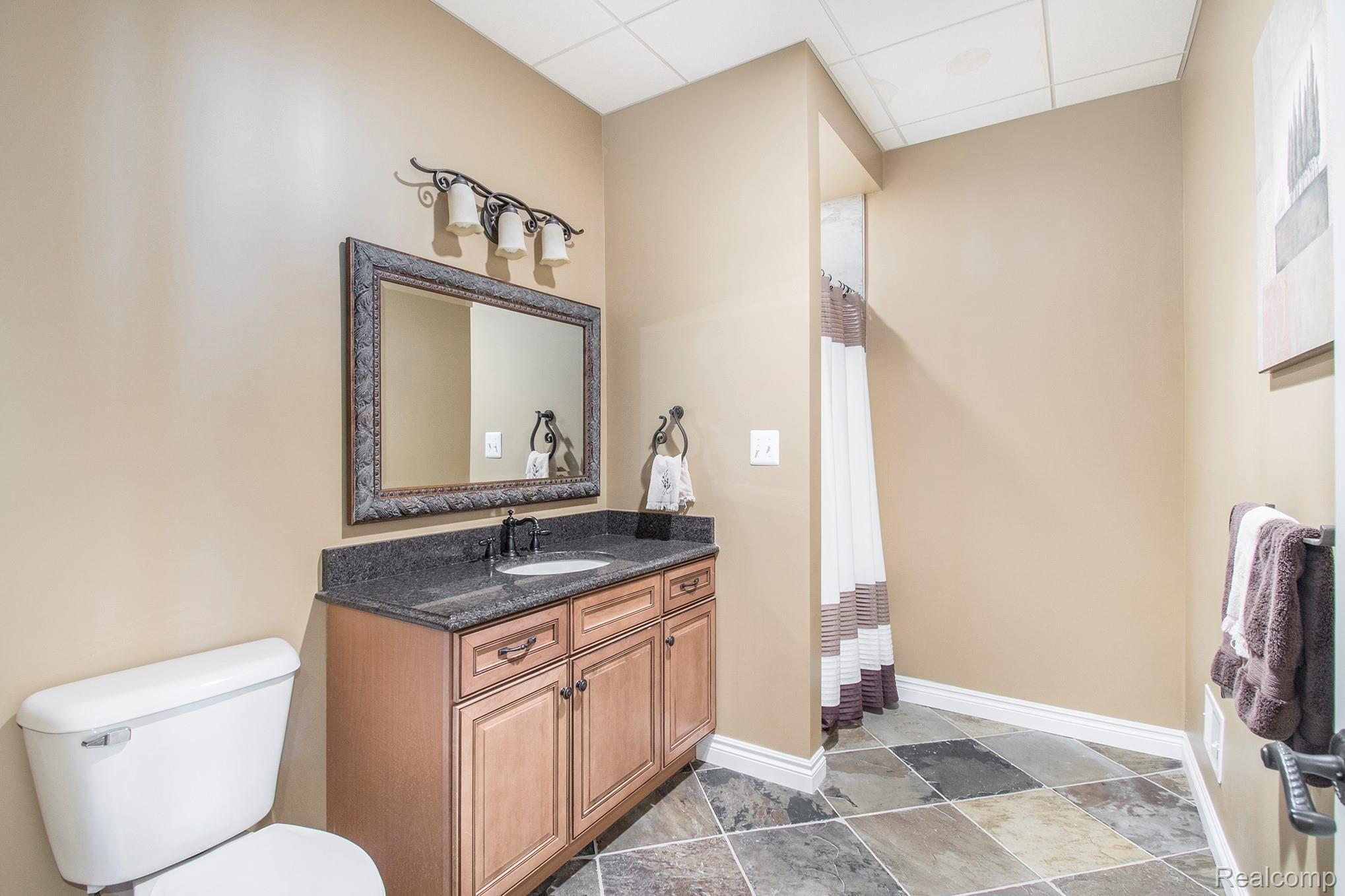 769 Quarry Drive Rochester, MI 48306 - Photo 33 of 45 33.jpg