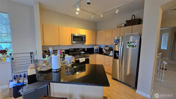 $3,700 | 2628 139th Avenue Southeast, Unit 9, Bellevue, WA 98005