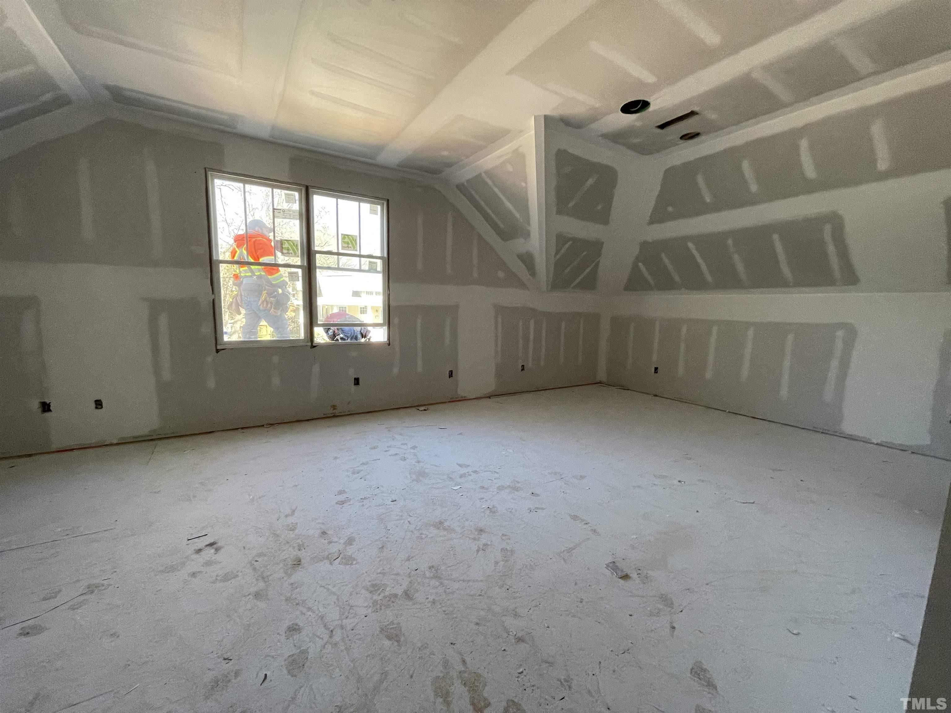 505 Harvey Street Raleigh, NC 27608 - Photo 18 of 31 an empty room with windows