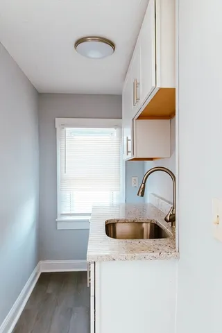 a close view of sink and tap