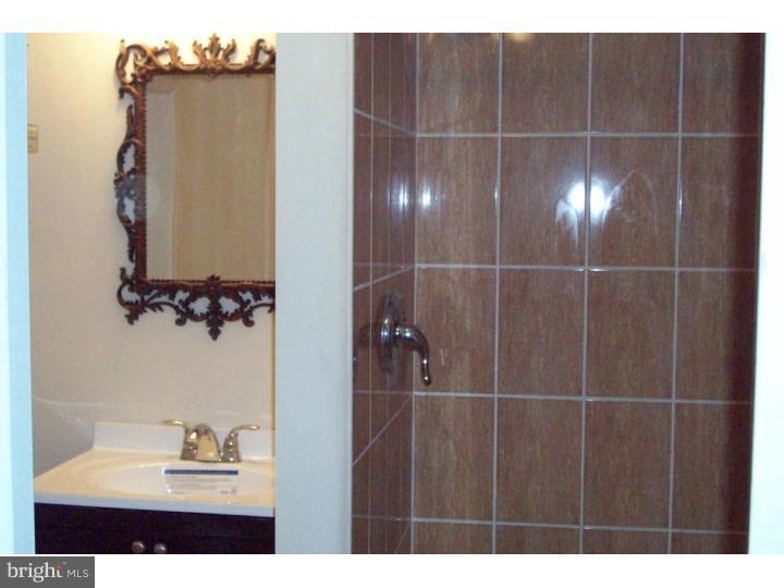 7401 Sommers Road Philadelphia, PA 19138 - Photo 19 of 21 Bathroom