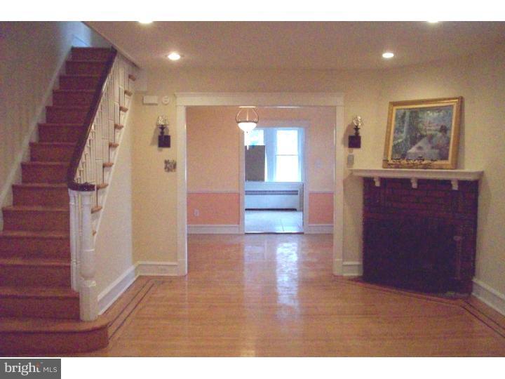 7401 Sommers Road Philadelphia, PA 19138 - Photo 3 of 21 Living Room