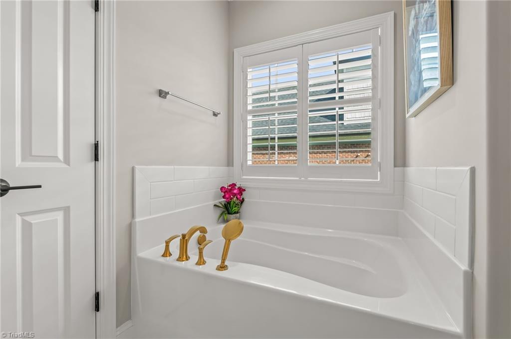 3936 Wynne Brook Court High Point, NC 27265 - Photo 20 of 37