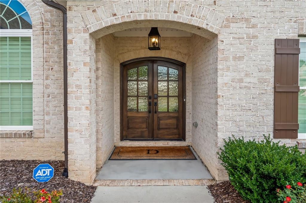 3936 Wynne Brook Court High Point, NC 27265 - Photo 2 of 37