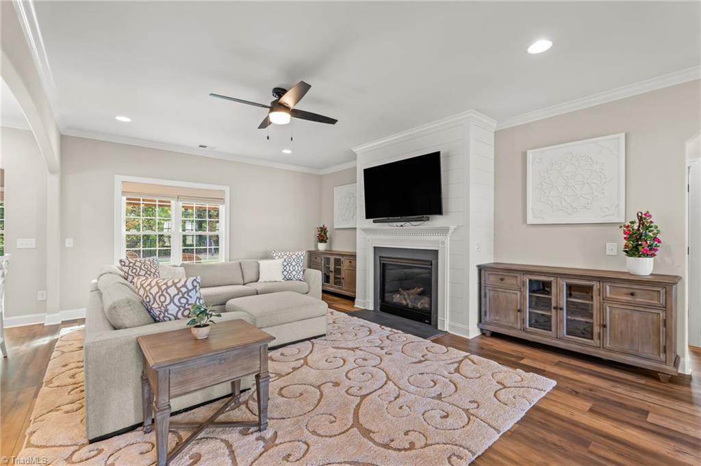 3936 Wynne Brook Court High Point, NC 27265 - Photo 4 of 37