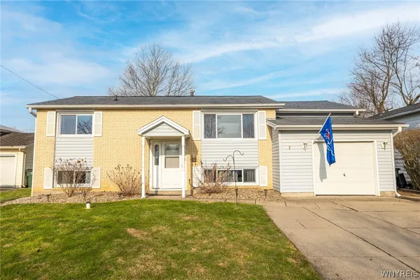 $299,900 | 106 Olanta Street, Lancaster, NY 14043