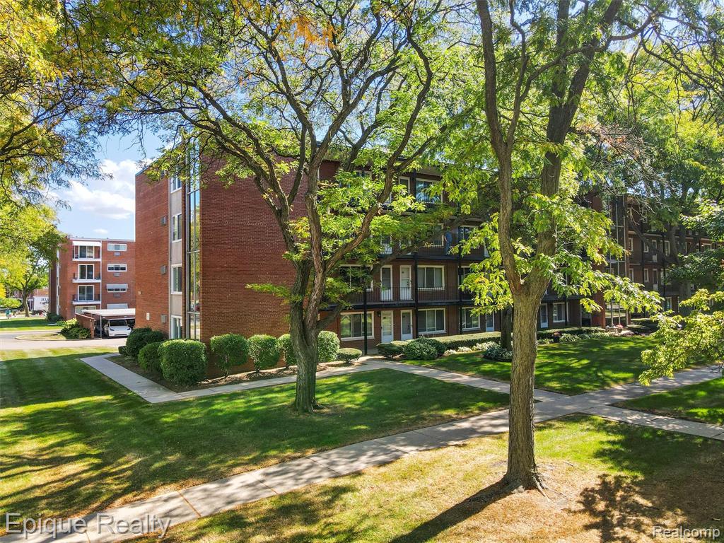 2915 West 13 Mile Road, Unit 101 Royal Oak, MI 48073 - Photo 19 of 28