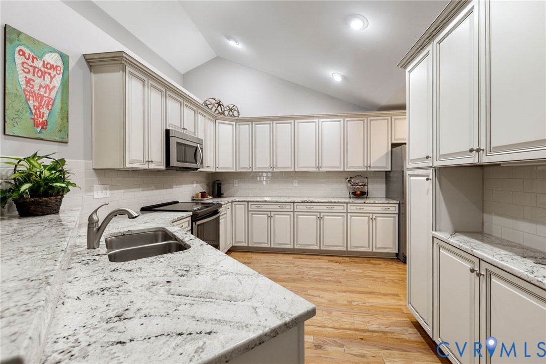 5753 Magnolia Shore Lane Chester, VA 23831 - Photo 15 of 46