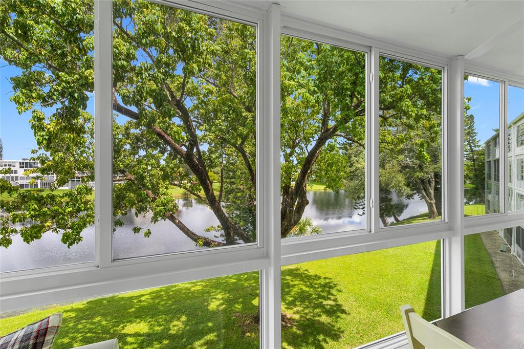 3028 Cambridge B, Unit 3028 Deerfield Beach, FL 33442 - Photo 2 of 49 a view of a bathtub in a yard
