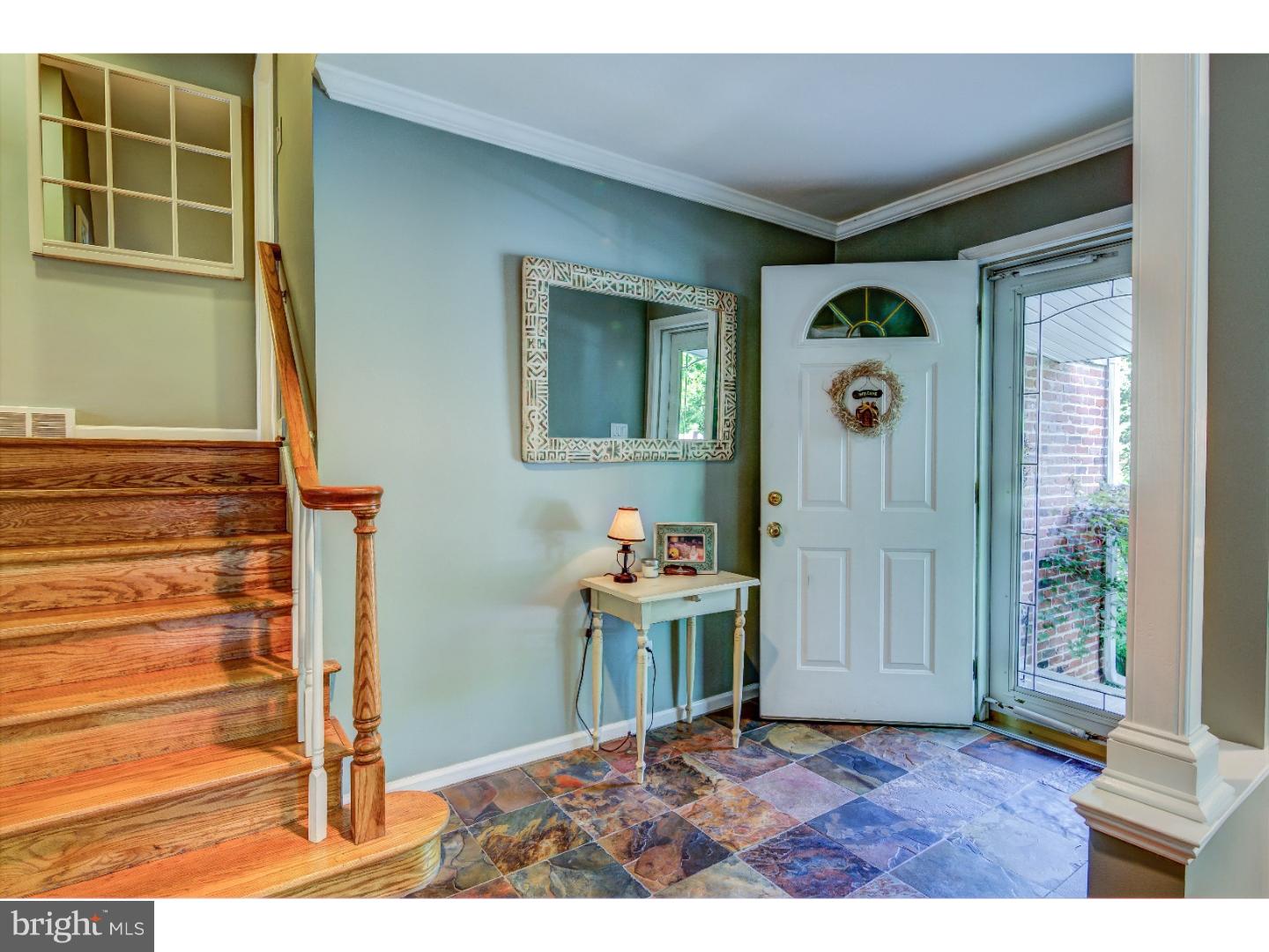 414 Woodcrest Road Wayne, PA 19087 - Photo 4 of 22