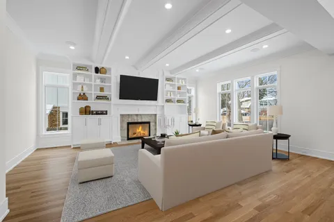 $3,100,000 | 2438 Pomona Lane, Wilmette, IL 60091