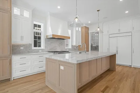 $3,100,000 | 2438 Pomona Lane, Wilmette, IL 60091