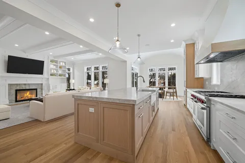 $3,100,000 | 2438 Pomona Lane, Wilmette, IL 60091