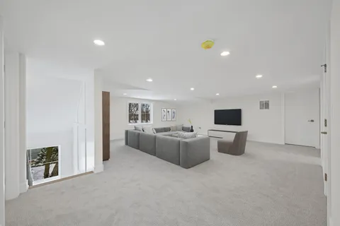 $3,100,000 | 2438 Pomona Lane, Wilmette, IL 60091