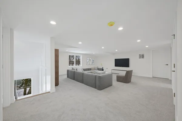 $3,100,000 | 2438 Pomona Lane, Wilmette, IL 60091