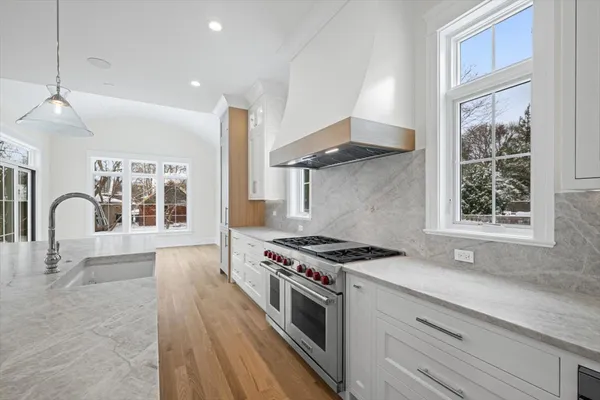 $3,100,000 | 2438 Pomona Lane, Wilmette, IL 60091