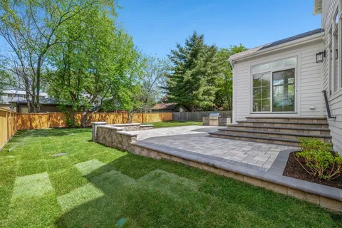 $3,100,000 | 2438 Pomona Lane, Wilmette, IL 60091