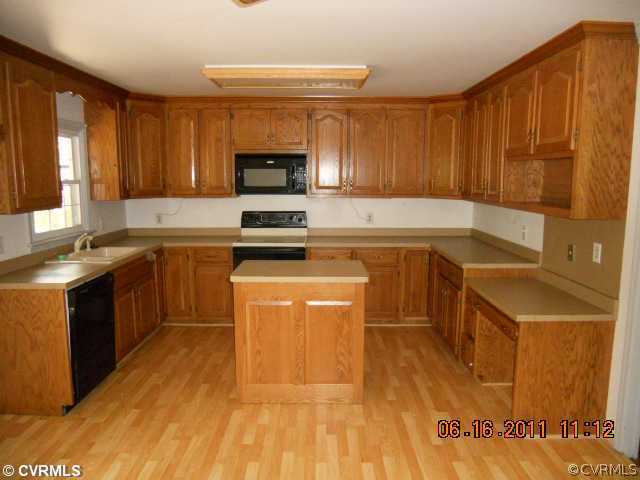 3519 Fairfield Road Powhatan, VA 23139 - Photo 3 of 9 Kitchen