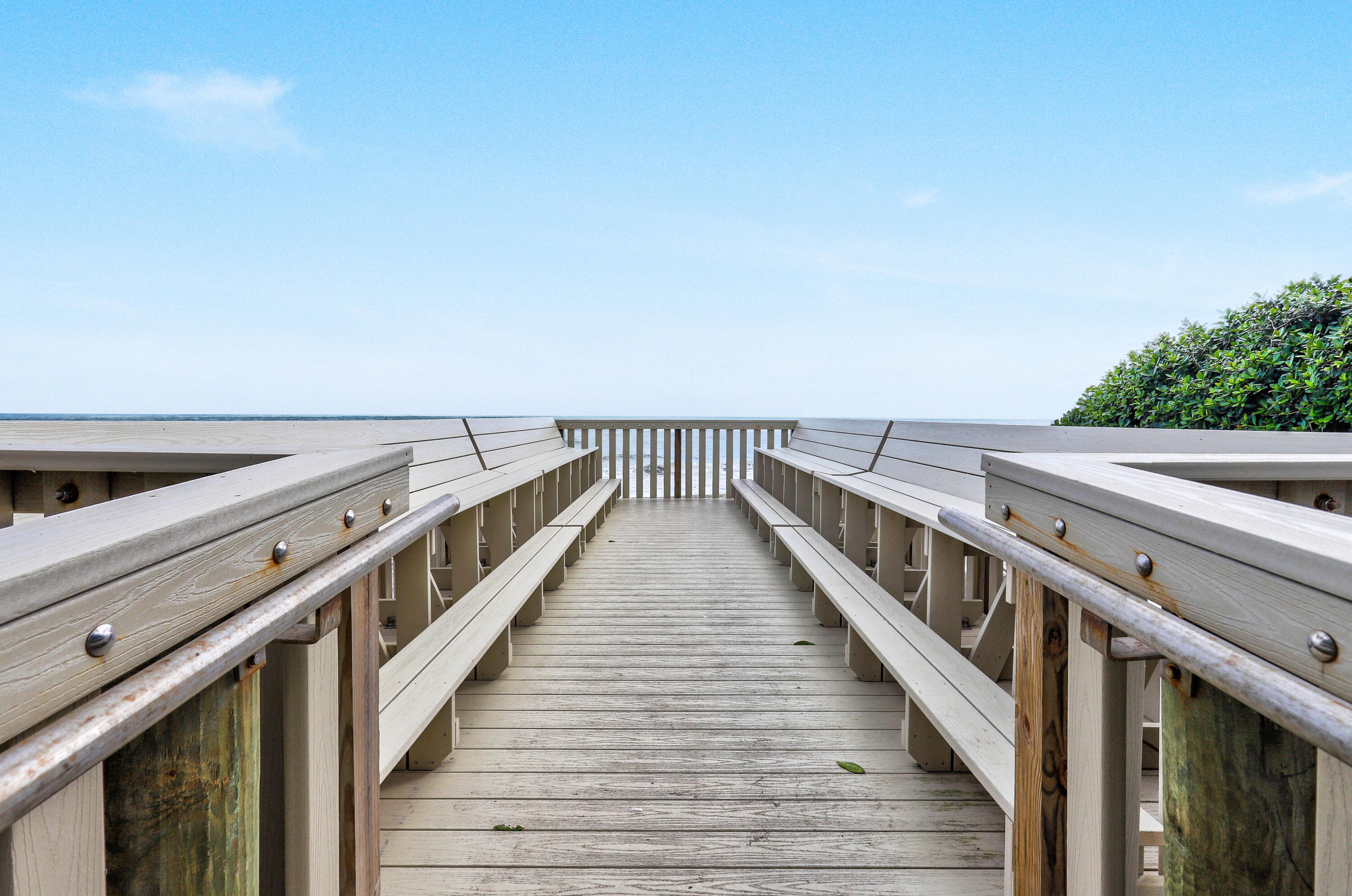 87 Lighthouse Drive Jupiter Inlet Colony, FL 33469 - Photo 25 of 31 a view of balcony and deck