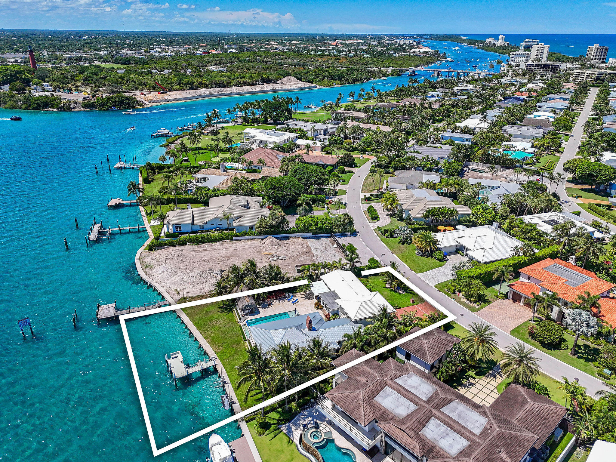 87 Lighthouse Drive Jupiter Inlet Colony, FL 33469 - Photo 8 of 31 an aerial view of residential houses with outdoor space
