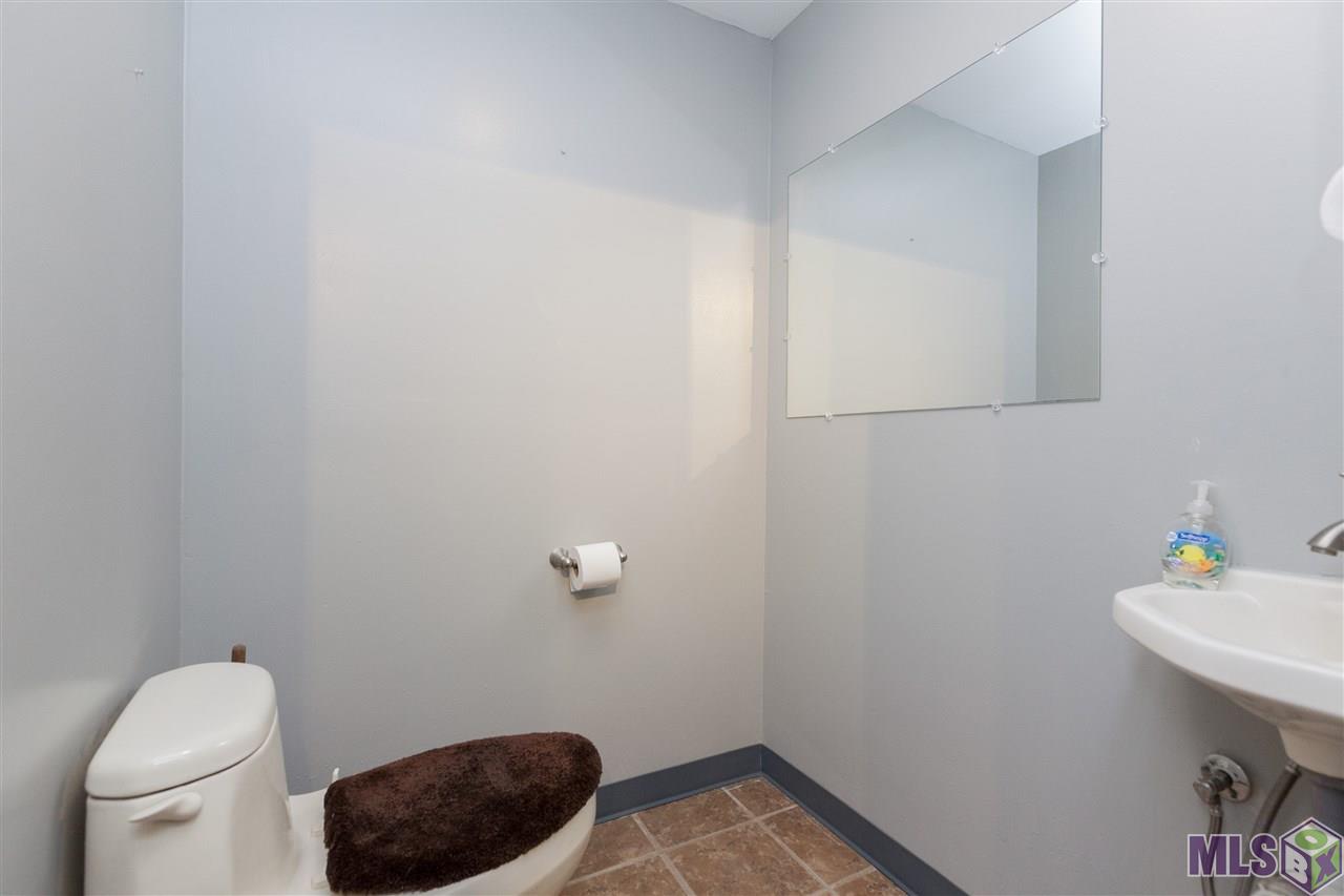 10520 Brown Road Denham Springs, LA 70726 - Photo 13 of 36 HALF BATH IN APARTMENT