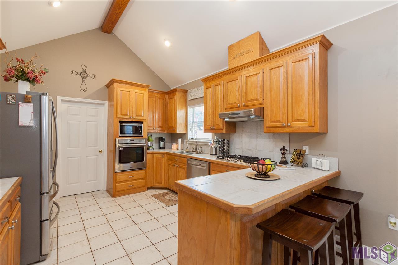 10520 Brown Road Denham Springs, LA 70726 - Photo 25 of 36 KITCHEN VIEW 2