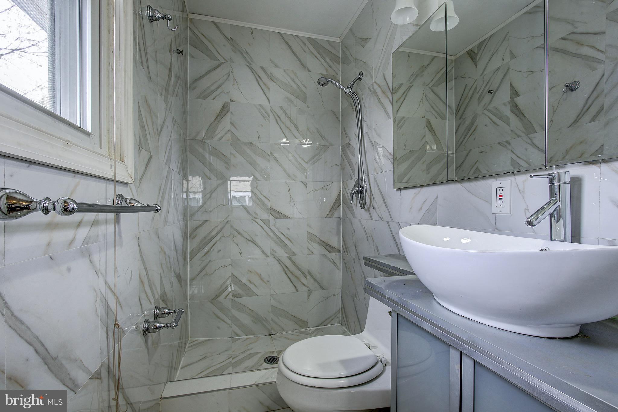 5816 Greentree Road Bethesda, MD 20817 - Photo 21 of 34 Master Bathroom