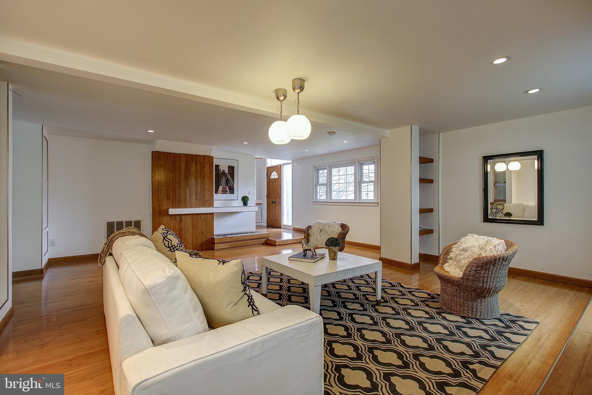 5816 Greentree Road Bethesda, MD 20817 - Photo 23 of 34 Family Room