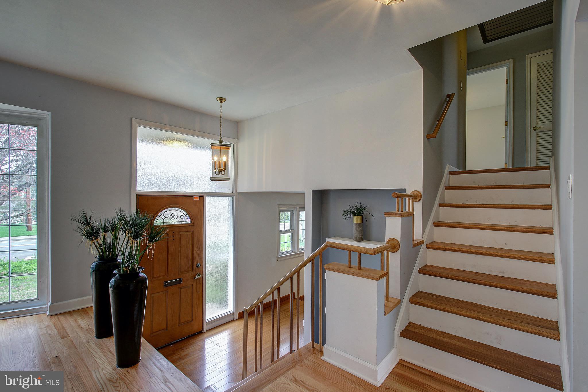5816 Greentree Road Bethesda, MD 20817 - Photo 4 of 34 Gallery Image 4