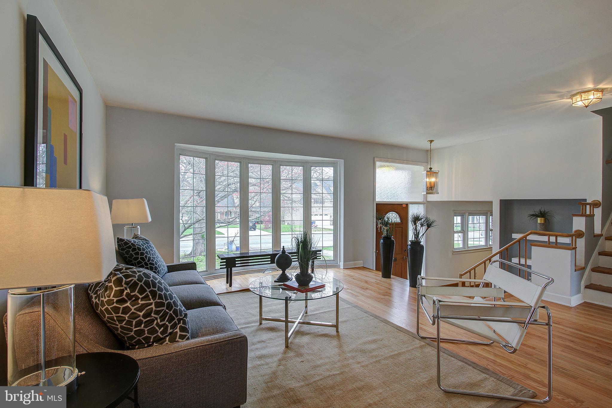 5816 Greentree Road Bethesda, MD 20817 - Photo 6 of 34 Living Room