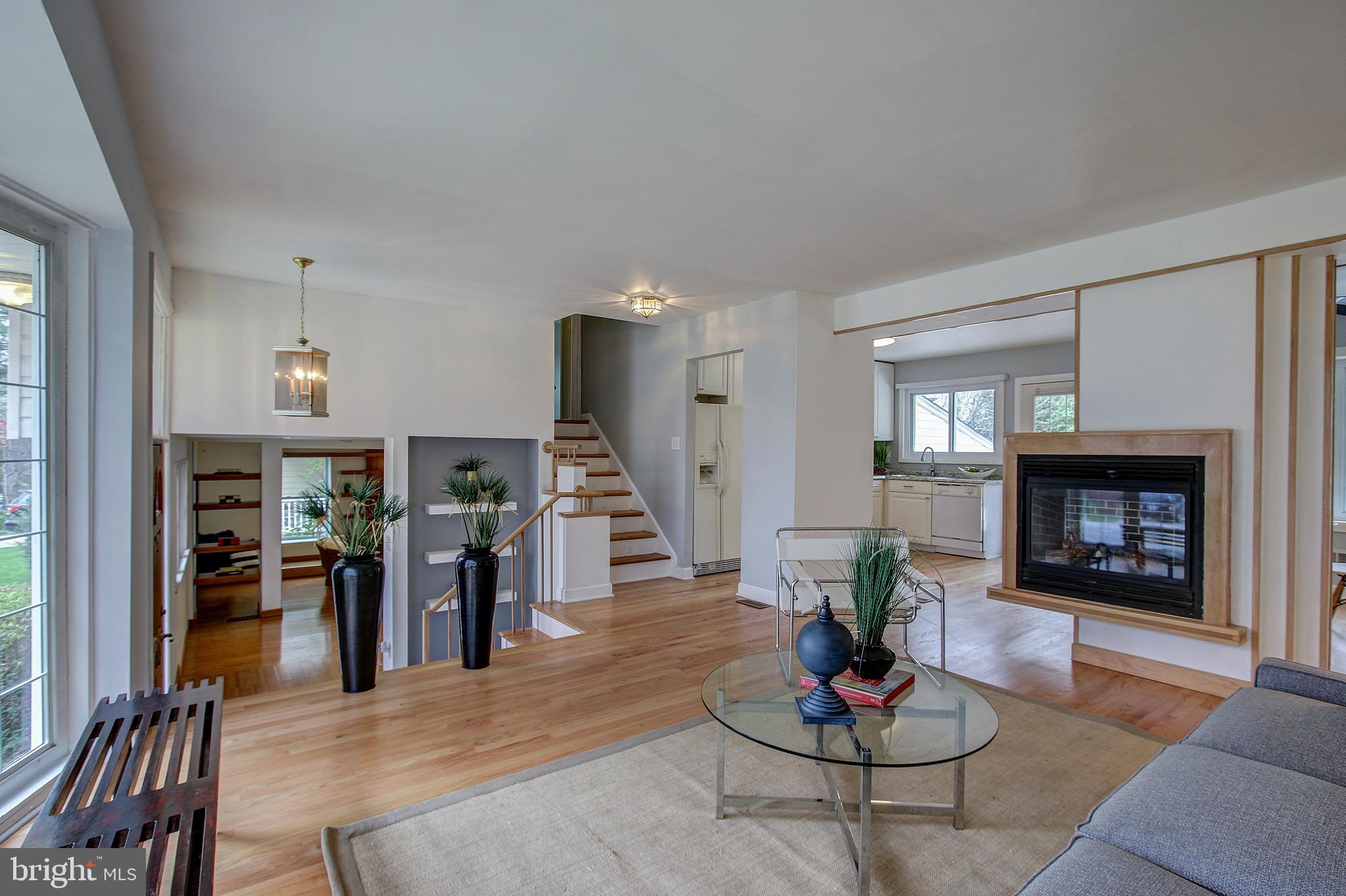 5816 Greentree Road Bethesda, MD 20817 - Photo 7 of 34 Living Room