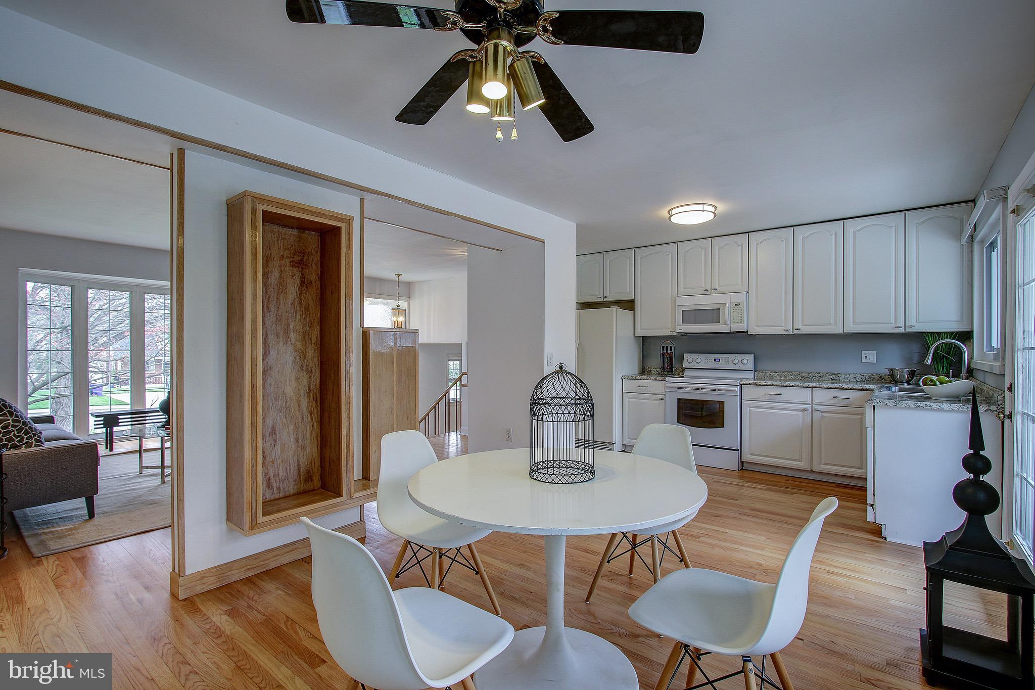 5816 Greentree Road Bethesda, MD 20817 - Photo 9 of 34 Eat-in Kitchen