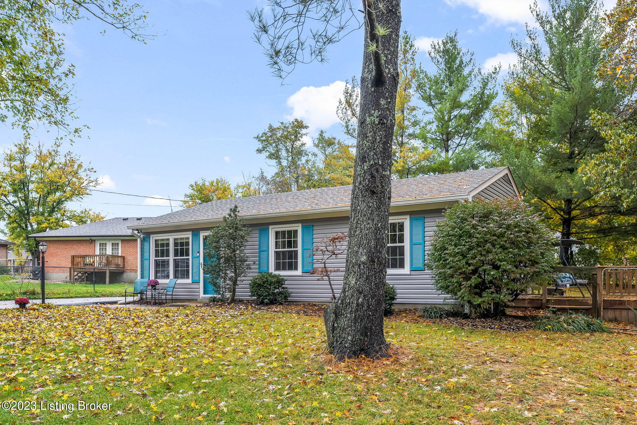 9205 Reamers Road Pewee Valley, KY 40056 - Photo 3 of 34 03