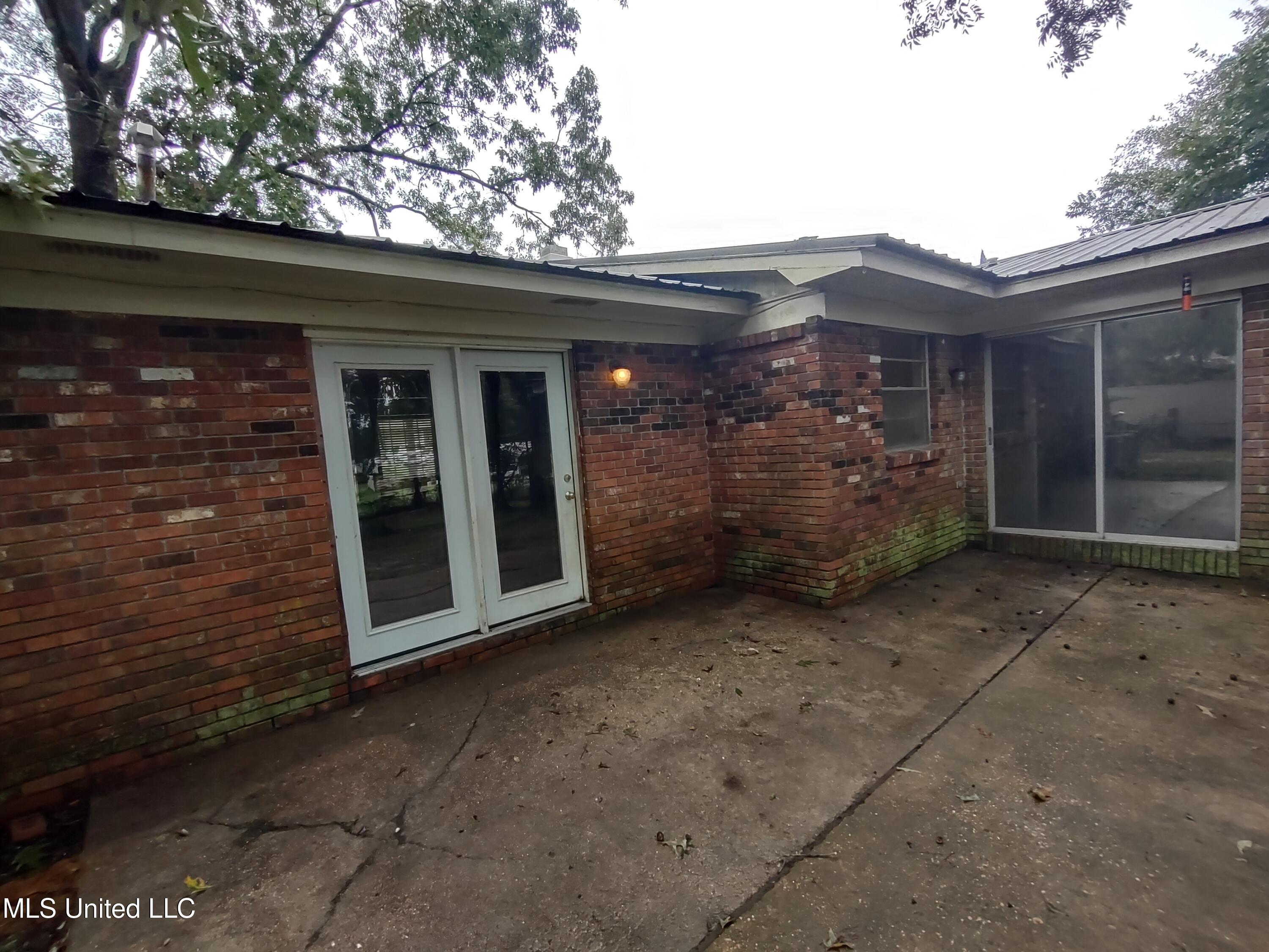 2351 Upper Drive Pearl, MS 39208 - Photo 20 of 23 2