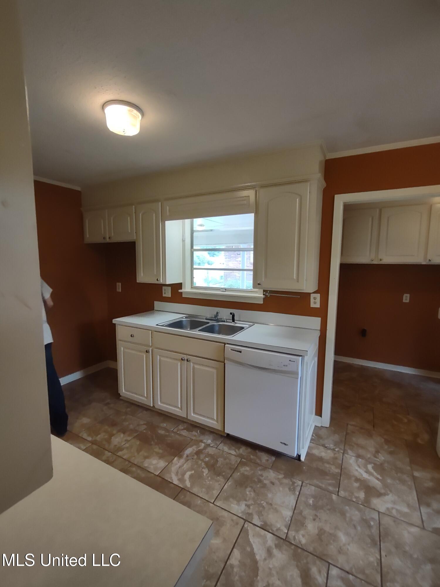 2351 Upper Drive Pearl, MS 39208 - Photo 3 of 23 1