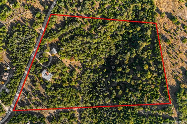 a view of a lake from a yard