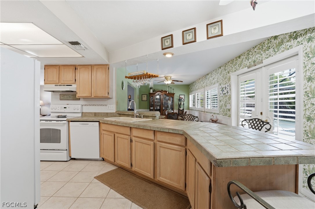 8948 Crest Lane Fort Myers, FL 33907 - Photo 14 of 38
