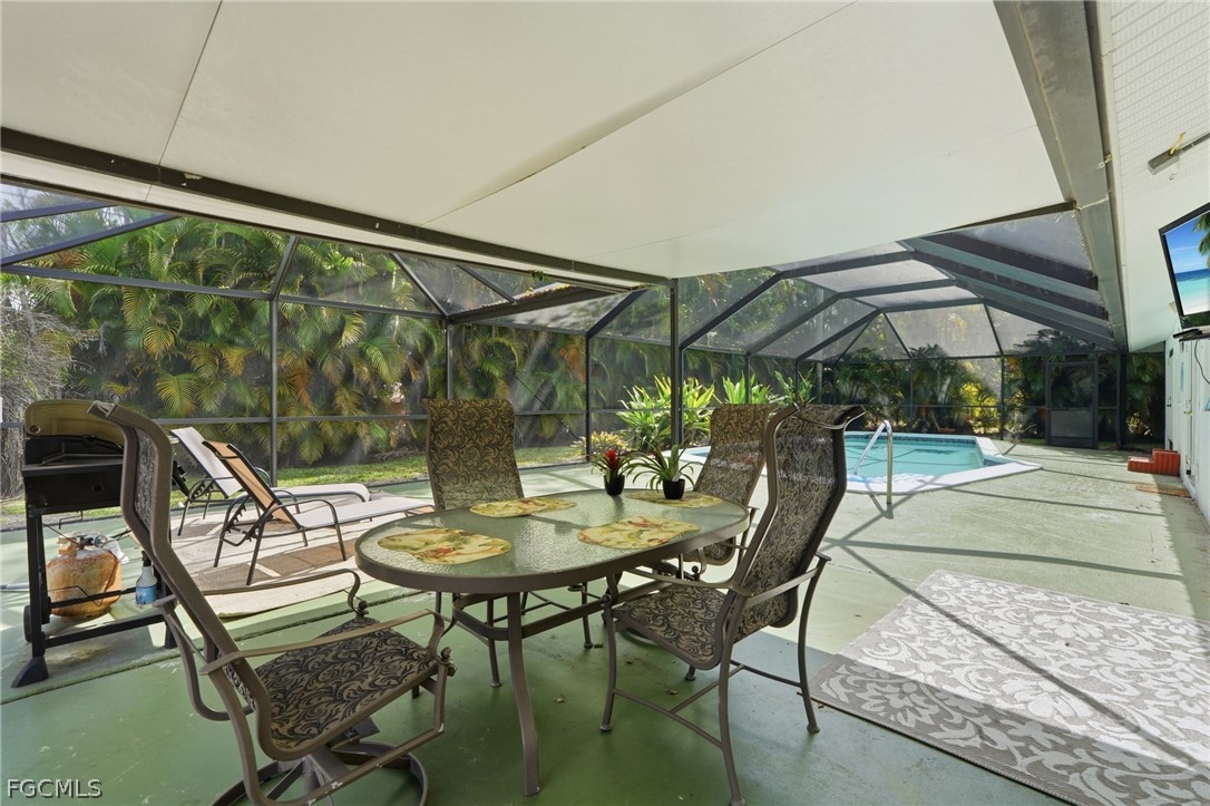 8948 Crest Lane Fort Myers, FL 33907 - Photo 32 of 38