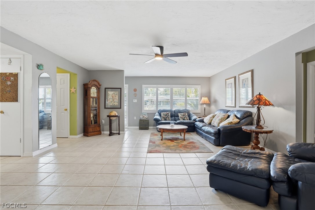 8948 Crest Lane Fort Myers, FL 33907 - Photo 5 of 38