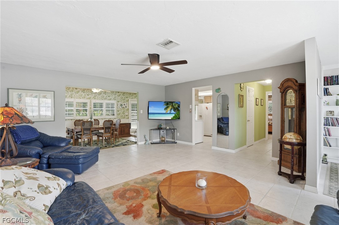 8948 Crest Lane Fort Myers, FL 33907 - Photo 7 of 38