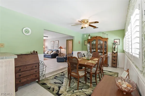 a view of a livingroom with furniture