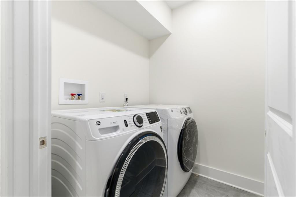 1361 Hawthorne Street Pittsburgh, PA 15201 - Photo 12 of 50 a utility room with dryer and washer