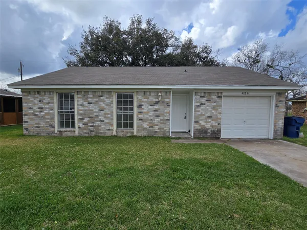 $130,000 | 434 Long Street, West Columbia, TX 77486