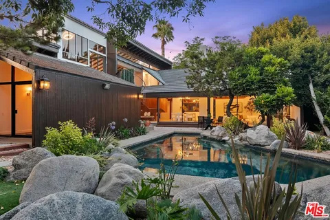 $7,495,000 | 515 North Roxbury Drive, Beverly Hills, CA 90210
