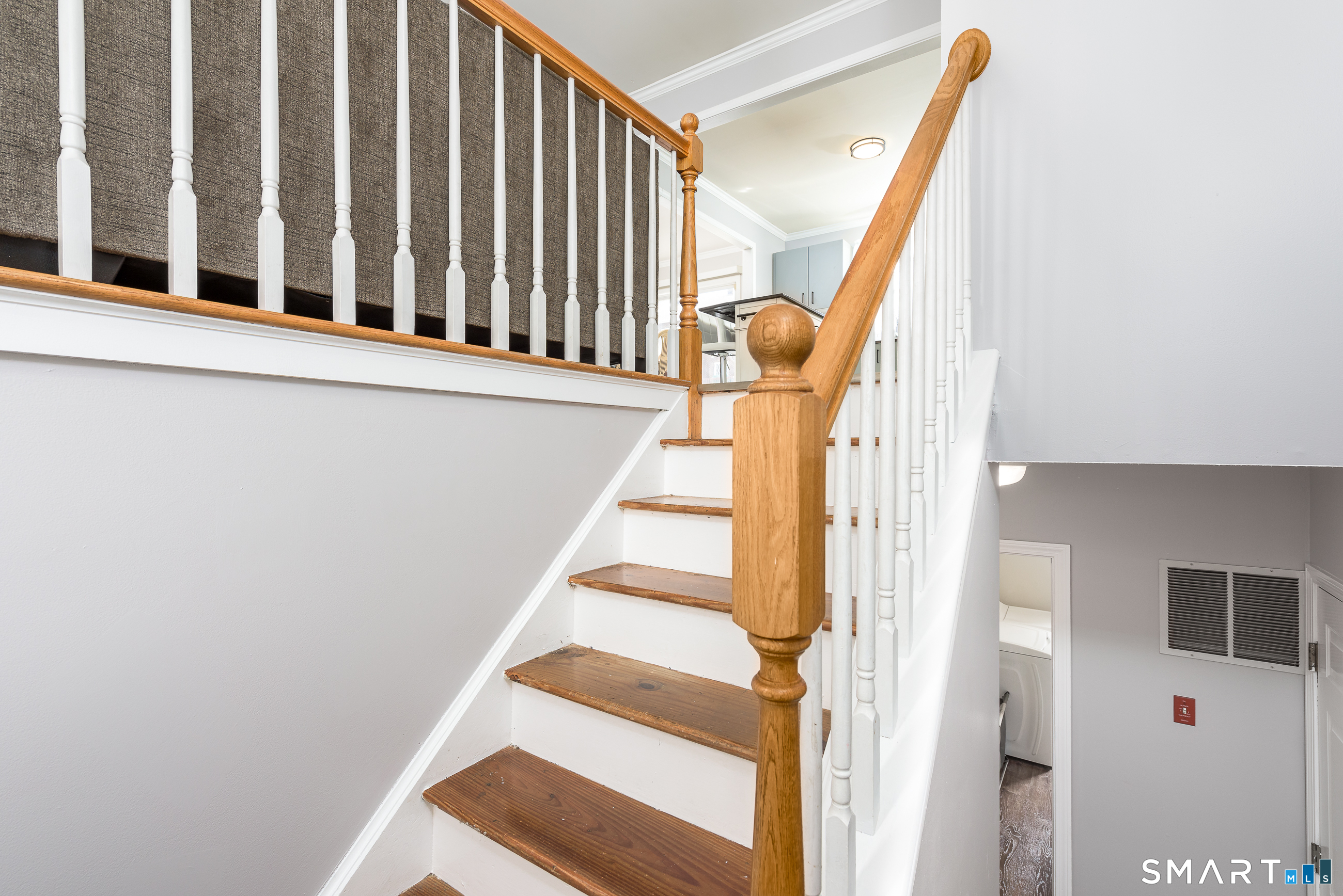 239 Fairfield Avenue Waterbury, CT 06708 - Photo 4 of 39