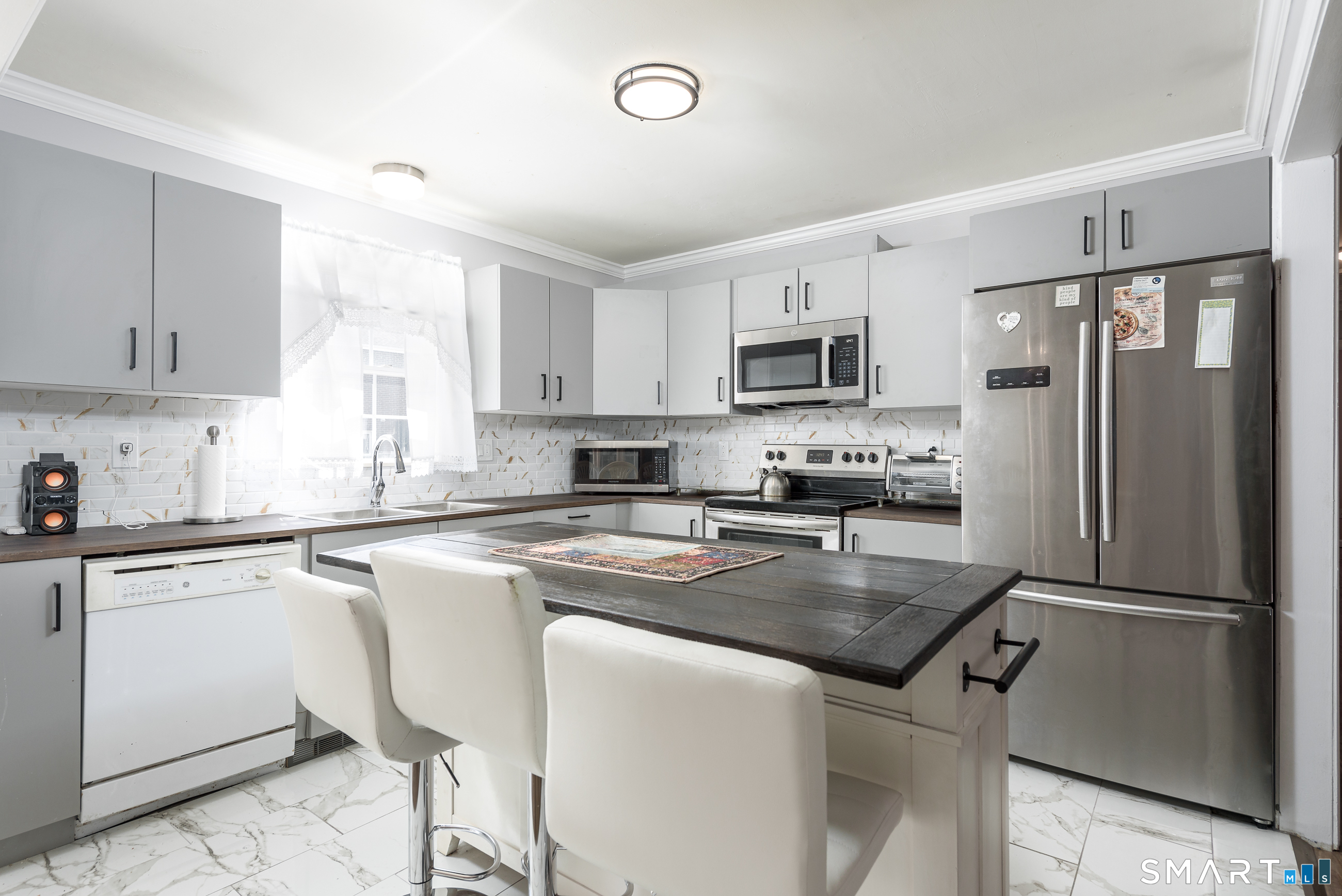 239 Fairfield Avenue Waterbury, CT 06708 - Photo 7 of 39