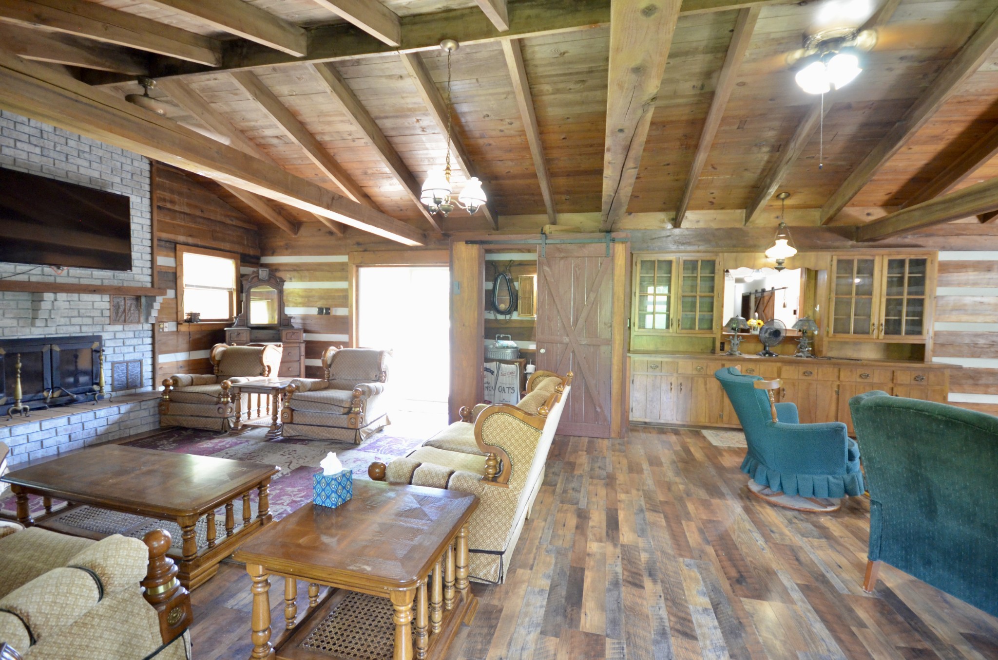 1355 Westfield Road Dickson, TN 37055 - Photo 27 of 83 a living room with furniture and a flat screen tv