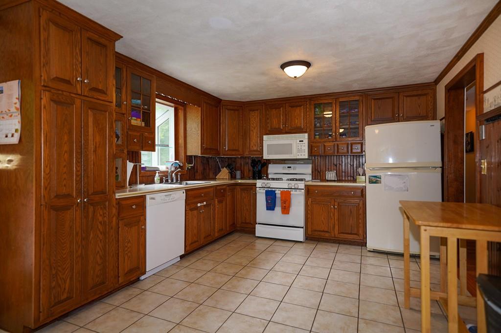 18 Whittier Road Billerica, MA 01821 - Photo 6 of 17 Gallery Image 6