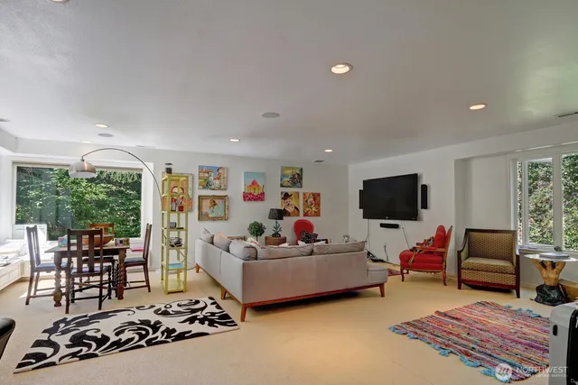 $3,380,000 | 6413 163rd Place Southeast, Bellevue, WA 98006